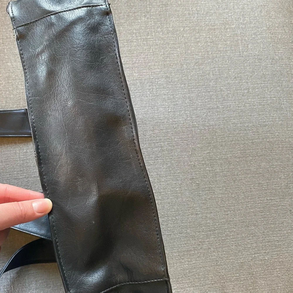 VINTAGE Manmade Leather Shoulder Bag in Black